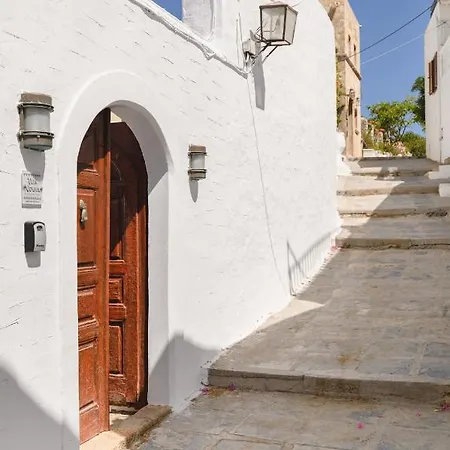 Nouna * Lindos (Rhodes)